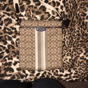 Coach messenger crossbody purse